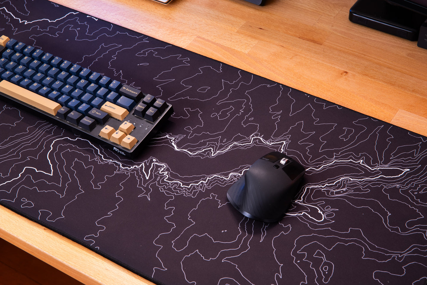 YOSEMITE PLUSH DESK MAT - BLACK